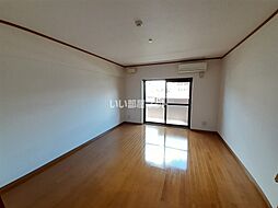 フォレストインシラーズ 102 1階1Kのリビング/ダイニング