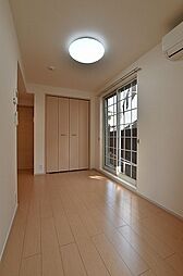 カーサ　プラシード 104 1階ワンルームのリビング/ダイニング