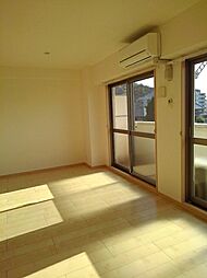 Ｅｖｅｒ　Ｇｒｅｅｎ　Ｆｕｊｉ 305 3階2LDKのリビング/ダイニング