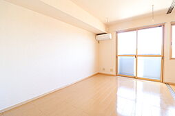 アルマンド上峰 202 2階1LDKのリビング/ダイニング