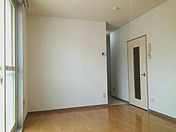 アイリスＢ 101 1階ワンルームのリビング/ダイニング