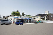 【コンビニエンスストア】ローソン 柏崎学校町店まで672ｍ