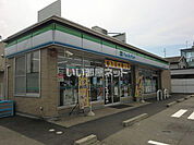 【コンビニエンスストア】ファミリーマートうぬま朝日町店まで737ｍ