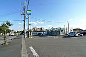 【コンビニエンスストア】ファミリーマート 土浦大岩田店まで594ｍ