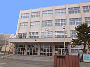 【小学校】山の手南小学校まで1097ｍ