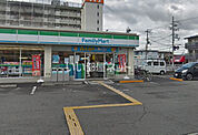 【コンビニエンスストア】ファミリーマート忠岡東一丁目店まで690ｍ