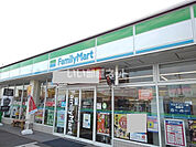 【コンビニエンスストア】ファミリーマート 四日市東阿倉川店まで871ｍ