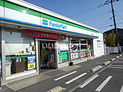 【コンビニエンスストア】ファミリーマート 久留米梅満店まで585ｍ