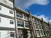 【中学校】鶴居中学校まで764ｍ
