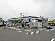 【コンビニエンスストア】ファミリーマート久居庄田店まで924ｍ