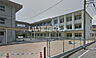 周辺：【小学校】山口市立大歳小学校まで866ｍ