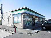 【コンビニエンスストア】ファミリーマート常滑小倉店まで982ｍ
