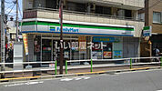【コンビニエンスストア】ファミリーマート 蓮根駅前店まで1004ｍ