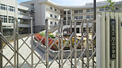 【小学校】守山市立守山小学校まで557ｍ
