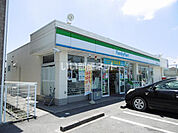 【コンビニエンスストア】ファミリーマート碧南伏見屋店まで859ｍ