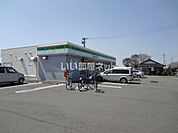 【コンビニエンスストア】ファミリーマート大津町室店まで639ｍ