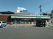 【コンビニエンスストア】ファミリーマート 長野居町店まで108ｍ
