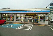 【コンビニエンスストア】ローソン和歌山舟津町1丁目店まで1042ｍ