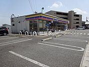【コンビニエンスストア】ミニストップ津県総合文化センター前店まで688ｍ