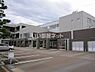 周辺：【小学校】射水市立大門小学校まで854ｍ