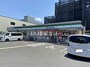 【コンビニエンスストア】ファミリーマート 東大阪森河内西店まで302ｍ