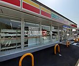【コンビニエンスストア】デイリーヤマザキ 岩国牛野谷町店まで708ｍ