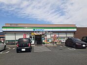 【コンビニエンスストア】ファミリーマート 上代店まで1700ｍ