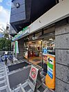 【コンビニエンスストア】ファミリーマート早稲田駅前店まで517ｍ