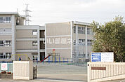 【小学校】松阪市立港小学校まで337ｍ