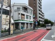 【コンビニエンスストア】ファミリーマート西早稲田諏訪通り店まで182ｍ