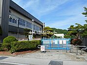 【小学校】新市小学校まで1211ｍ
