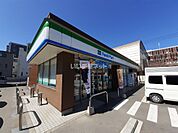 【コンビニエンスストア】ファミリーマート 城南鳥飼7丁目店まで655ｍ