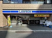 【コンビニエンスストア】ローソン四ツ谷左門町店まで754ｍ