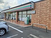 【コンビニエンスストア】セブンイレブン津市大里窪田町店まで353ｍ
