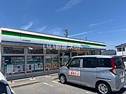 【コンビニエンスストア】ファミリーマート取出町店まで1086ｍ