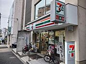 【コンビニエンスストア】セブンイレブン神宮外苑西店まで941ｍ