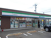 【コンビニエンスストア】ファミリーマート鶴岡美咲町店まで1001ｍ