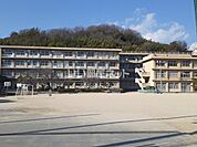 【小学校】千田小学校まで351ｍ