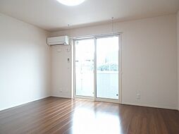 フォレストメゾン堀割 107 1階1Kのリビング/ダイニング