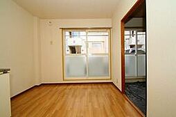 Ｓｕｒｐｌｕｓ　II　ホワイト 206 2階2DKのリビング/ダイニング