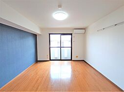 ソリアード　II 203 2階ワンルームのリビング/ダイニング