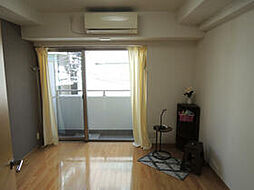 小田急小田原線 代々木八幡駅 徒歩7分の賃貸マンション 4階1Kのリビング/ダイニング