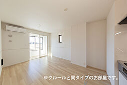 カーサ・フォーリスト 104 1階1LDKのリビング/ダイニング