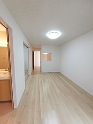 豊橋鉄道渥美線 愛知大学前駅 徒歩15分の賃貸アパート 1階1LDKのリビング/ダイニング