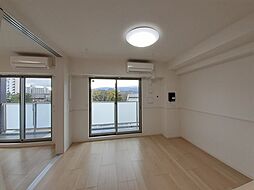 阪急伊丹線 伊丹駅 バス9分 池尻南口下車 徒歩11分の賃貸マンション 5階2LDKのリビング/ダイニング