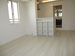 JR東海道本線 三島駅 徒歩26分の賃貸アパート 3階1LDKのリビング/ダイニング