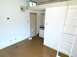 ラ・メゾン・ドゥ・タニー 102 1階ワンルームのリビング/ダイニング