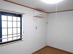 ファミリエ−ル 201 2階1LDKのリビング/ダイニング