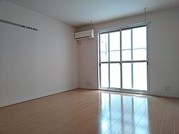 オワゾー・ブルー 102 1階1Kのリビング/ダイニング