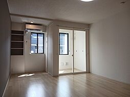 ソラーナ 103 1階ワンルームのリビング/ダイニング